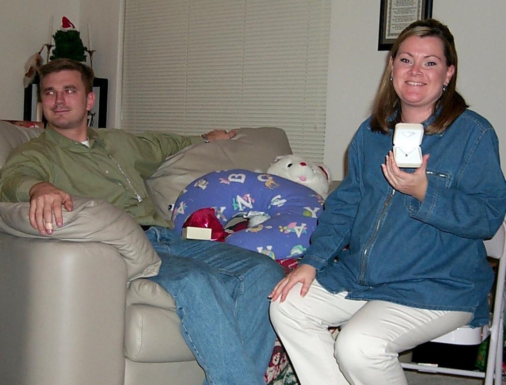 1999-12-22-KT-finally-gets-diamond-necklace.jpg